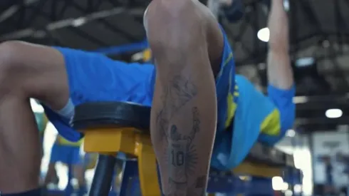 La figura de Boca que lleva a Messi en la piel.
