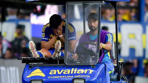 El volante se retiró lesionado en el primer tiempo.
