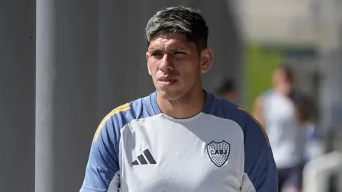 La razón que llevó a que Carlos Palacios no esté presente en la práctica. 
