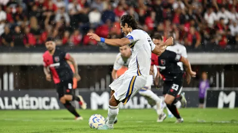 Cavani, el último en patear un penal en Boca.

