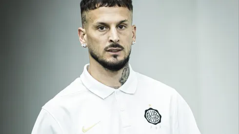 Darío Benedetto se fue expulsado en Olimpia vs. Guaraní
