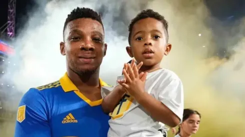 Frank Fabra subió una historia junto a su hijo Dereck.
