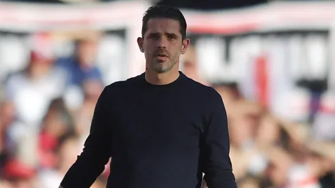 El entrenador se mostró molesto por un fallo puntual del árbitro.
