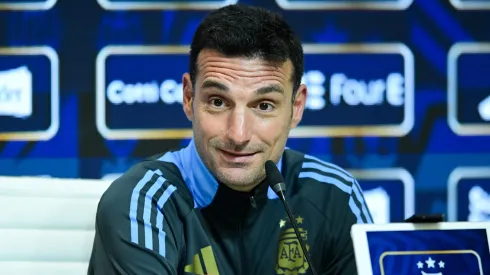 Scaloni habló de Paredes.
