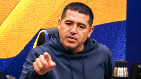 Juan Román Riquelme tiene a dos defensores centrales en su radar. 
