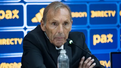 El entrenador dispuso una práctica de fútbol y borró a 3 jugadores.
