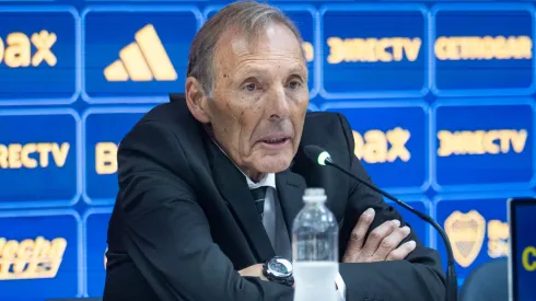 El entrenador sabe que perdería a dos futbolistas por tres semanas.
