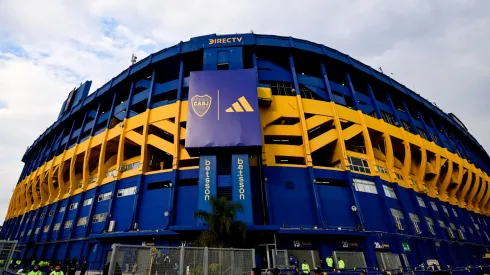 Un crack de la Premier League visitó La Bombonera.
