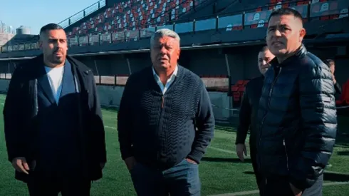 Riquelme, presente en el estadio de Barracas Central.
