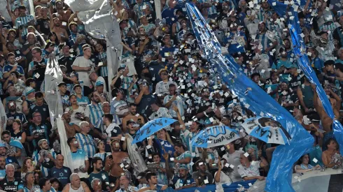 Los hinchas de Racing cantaron contra Boca antes del partido del sábado.
