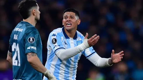 Marcos Rojo definió su pasado como jugador de Boca en un partido en Racing. 
