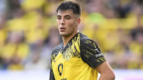 Aaron Anselmino debutó en Borussia Dortmund
