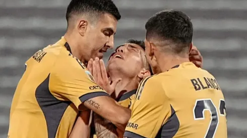 Battaglia habló del llanto de Velasco tras su gol en Boca: "Fue un descargo para él"