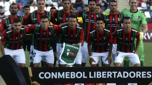 Palestino enfrenta a Talleres.
