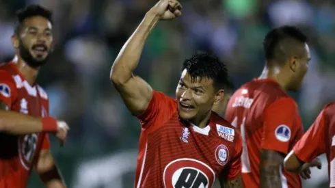 Walter Bou fue homenajeado por su gol a Chapecoense
