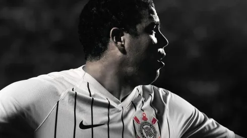 Corinthians lanza su nueva camiseta que es un homenaje a Ronaldo