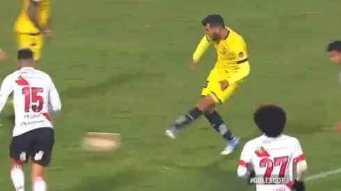 Germán Voboril se despachó uno de los mejores goles del campeonato
