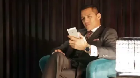 Que se mejore: Alexis Sánchez no habla con sus ex compañeros por WhatsApp
