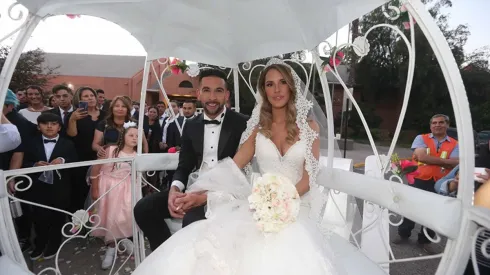 Una carroza eléctrica llevó a los novios desde el altar
