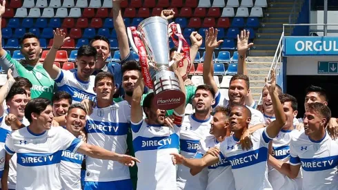 La UC celebra el título ante Curicó
