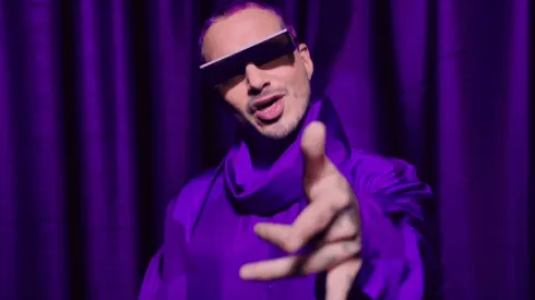 "Morado": J Balvin continúa con sus colores