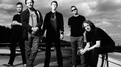 Pearl Jam sorprende a sus fanáticos con "Dance of the Clairvoyants"