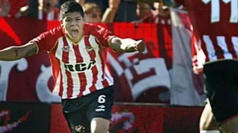 El defensor llega cedido por un año al equipo argentino.

