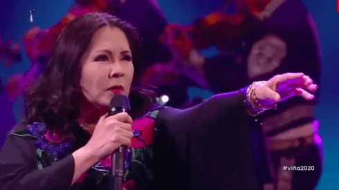 Las reacciones y bromas que provoca Ana Gabriel en Viña 2020