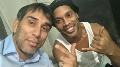 Ex U de Chile visita a Ronaldinho en la cárcel: "Él está triste en prisión"