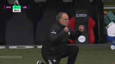 Bielsa celebró con euforia el gol de Patrick Bamford para el Leeds en el minuto 88 de partido.
