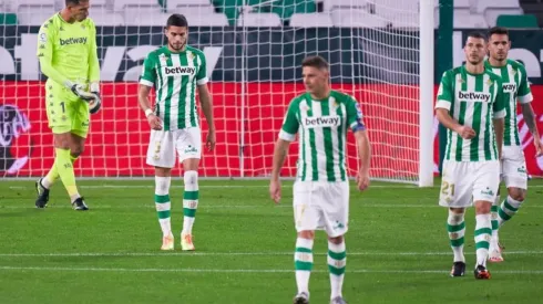 El Betis viene de una dura derrota frente al Granada por 2-0.
