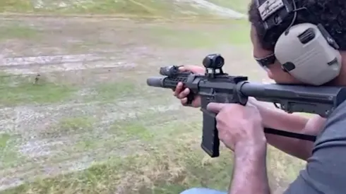 Jon Jones se jactó de matar a un jabalí y subió el video a redes sociales

