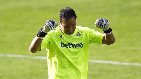 Claudio Bravo no ha podido afirmarse en el Betis debido a las lesiones
