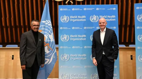 Gianni Infantino junto a Tedros Adhanom Ghebreyesus
