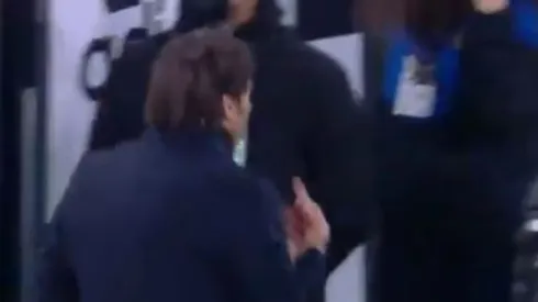 Antonio Conte se enfrenta a Andrea Agnelli
