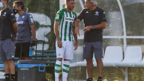 Joaquín recibe instrucciones de Pellegrini en el Betis
