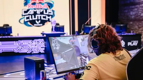 "En Paro" y "Cualquier Cosa" definen al campeón de Red Bull Campus Clutch.
