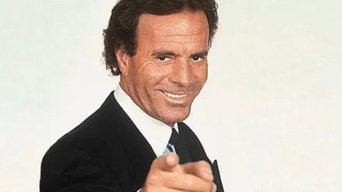 Julio Iglesias
