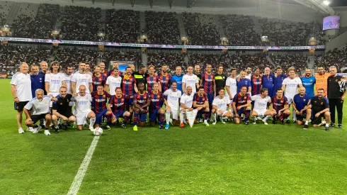 La gran congregación de estrellas de ambos elencos.
