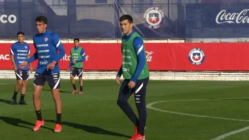 Robbie Robinson en su primer entrenamiento con la selección chilena
