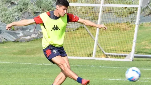 El volante nacional Pablo Galdames fue inscrito por el Genoa para disputar los encuentros de la Serie A | Foto: @GenoaCFC
