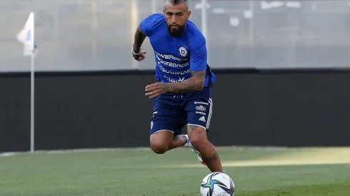 Arturo Vidal llama la atención en sus redes sociales asegurando que está listo para el duelo contra Paraguay. Foto: ANFP
