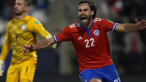 Ben Brereton celebra su golazo frente a Paraguay
