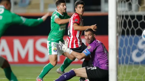 Debut ganador: Audax derrotó a Estudiantes en un partido polémico y de varios expulsados en Copa Libertadores.
