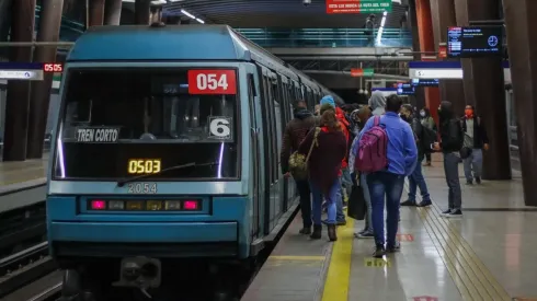 Horario Metro de Santiago.
