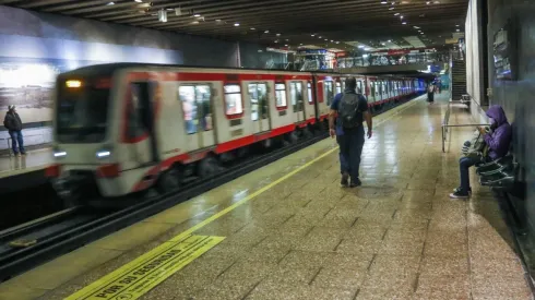 Revisa el horario de Metro de Santiago.

