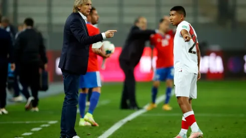 Ricardo Gareca en el triunfo de Perú ante Chile por 2-0 el 6 de octubre de 2021 por las Clasificatorias al Mundial de Qatar.
