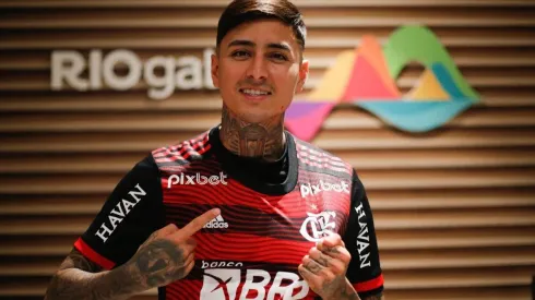 Erick Pulgar es oficialmente nuevo refuerzo del Flamengo y es compañero de Arturo Vidal.
