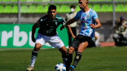 Felipe Flores ante Santiago Wanderers en el duelo de la primera rueda: Magallanes se impuso 2-0 en Valparaíso.
