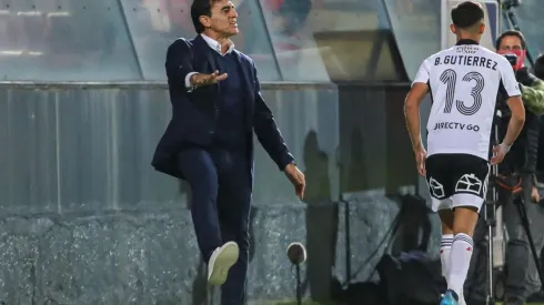Gustavo Quinteros se refirió al progreso del futbolista joven en Chile. Y reconoció ofertas por un par de albos.
